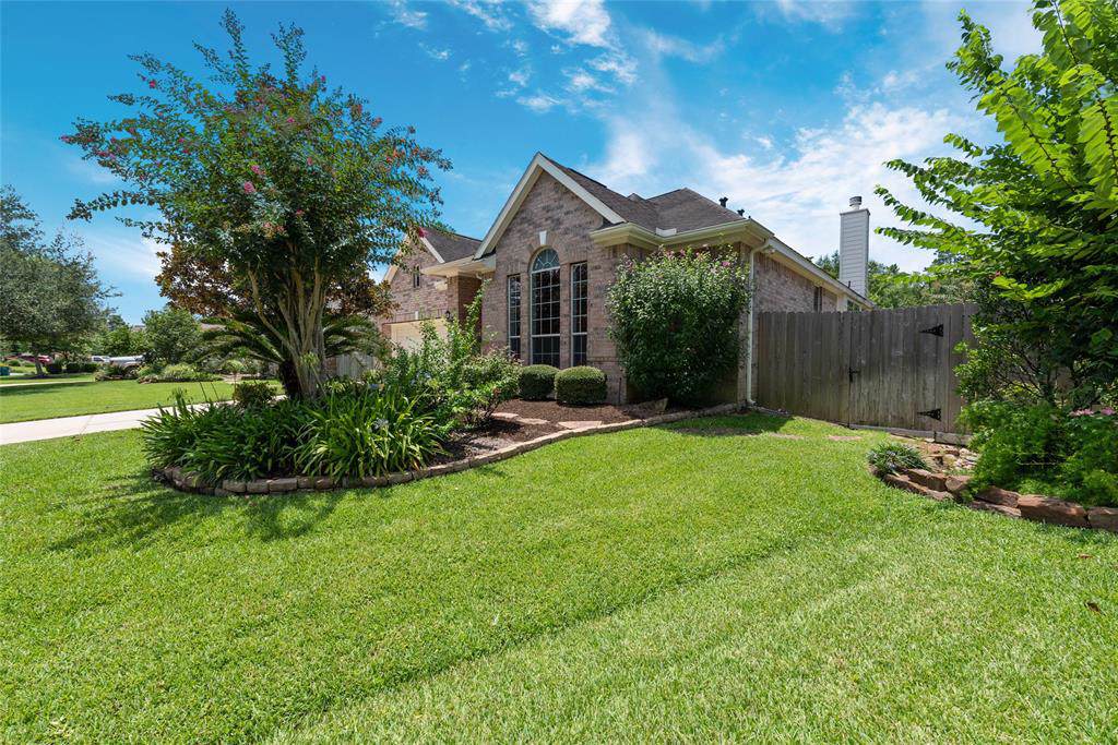 63 Dylanshire Circle - Photo 1