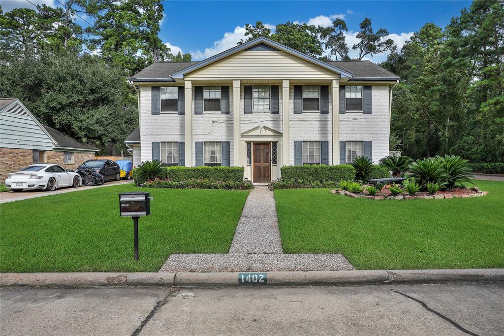 1402 Roanwood Drive - Photo 1