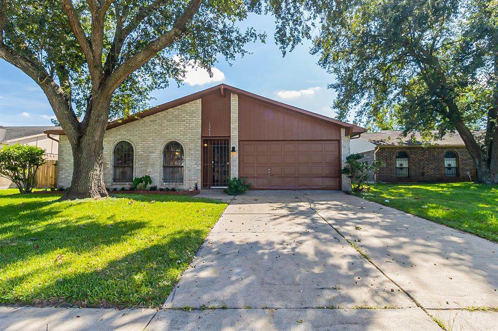 15611 Summer Briar Court - Photo 1