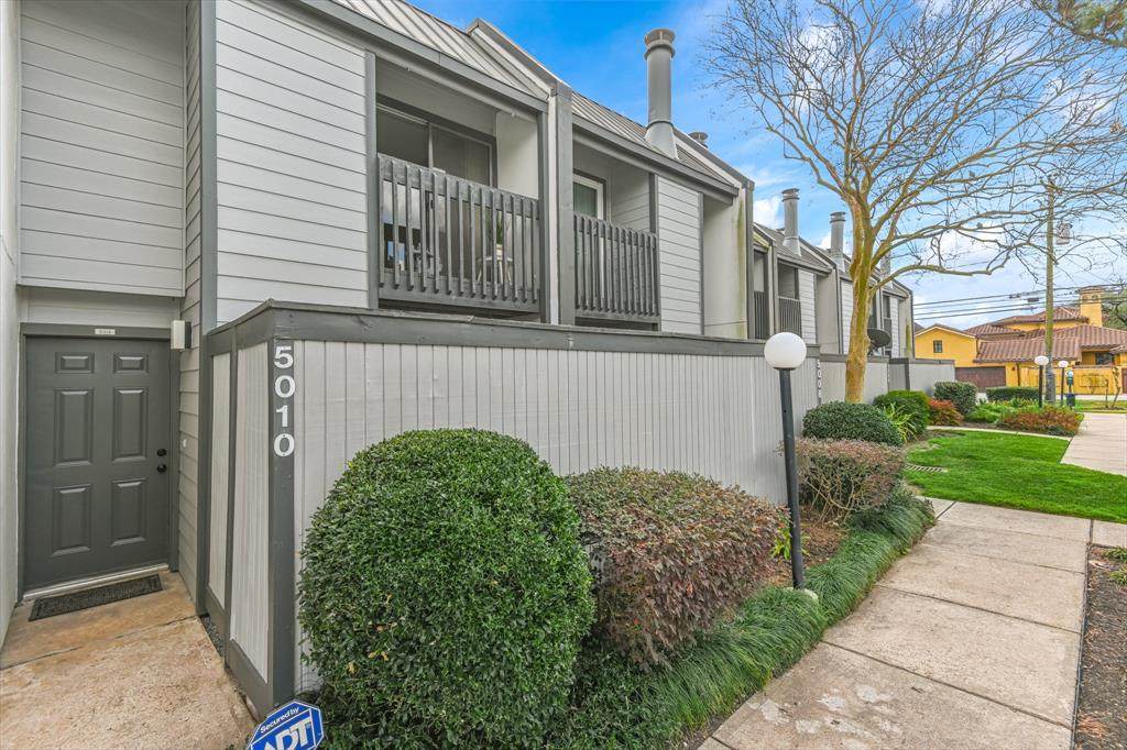 5010 Glenmont Drive - Photo 1