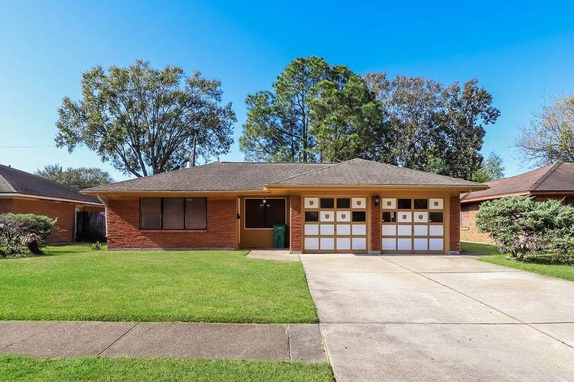 1806 Robinhood Street - Photo 1