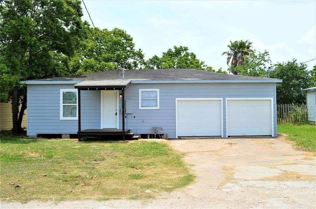 1706 5th Street - Photo 1