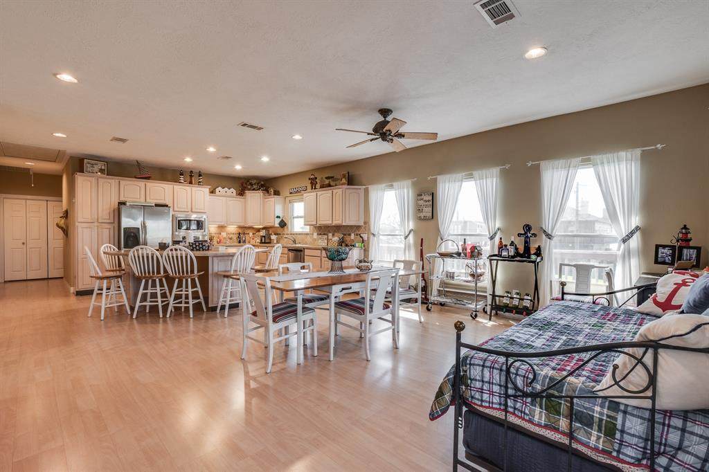 215 Spence Street - Photo 1