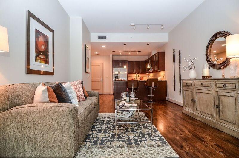 1400 Mckinney Street - Photo 1