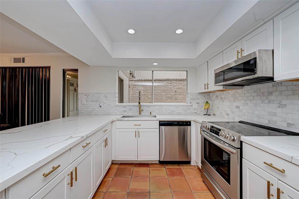 880 Tully Road - Photo 1