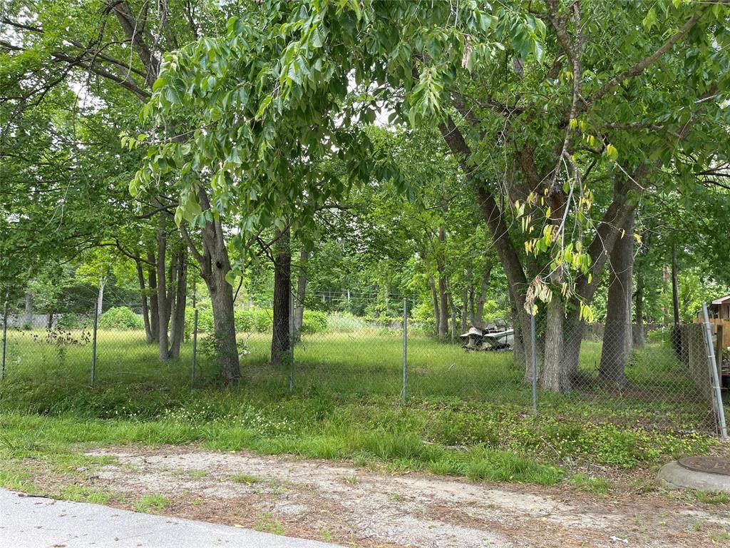 6043 Marwood Drive - Photo 1