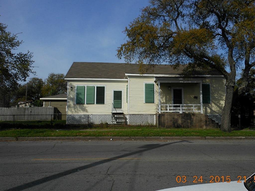 1301 31st Street - Photo 1