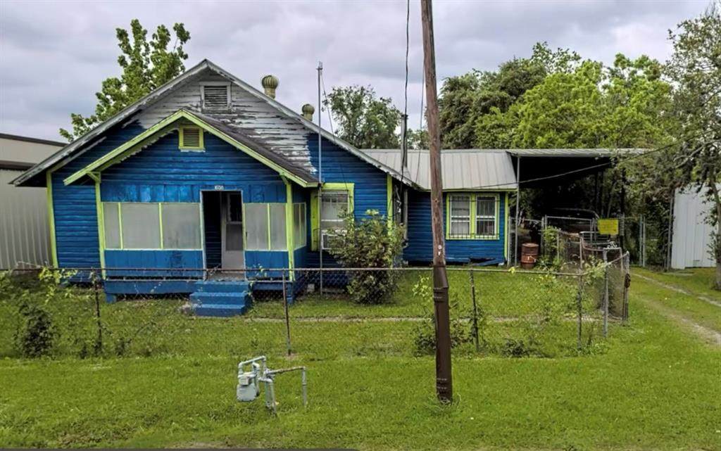 608 Donovan Street - Photo 1