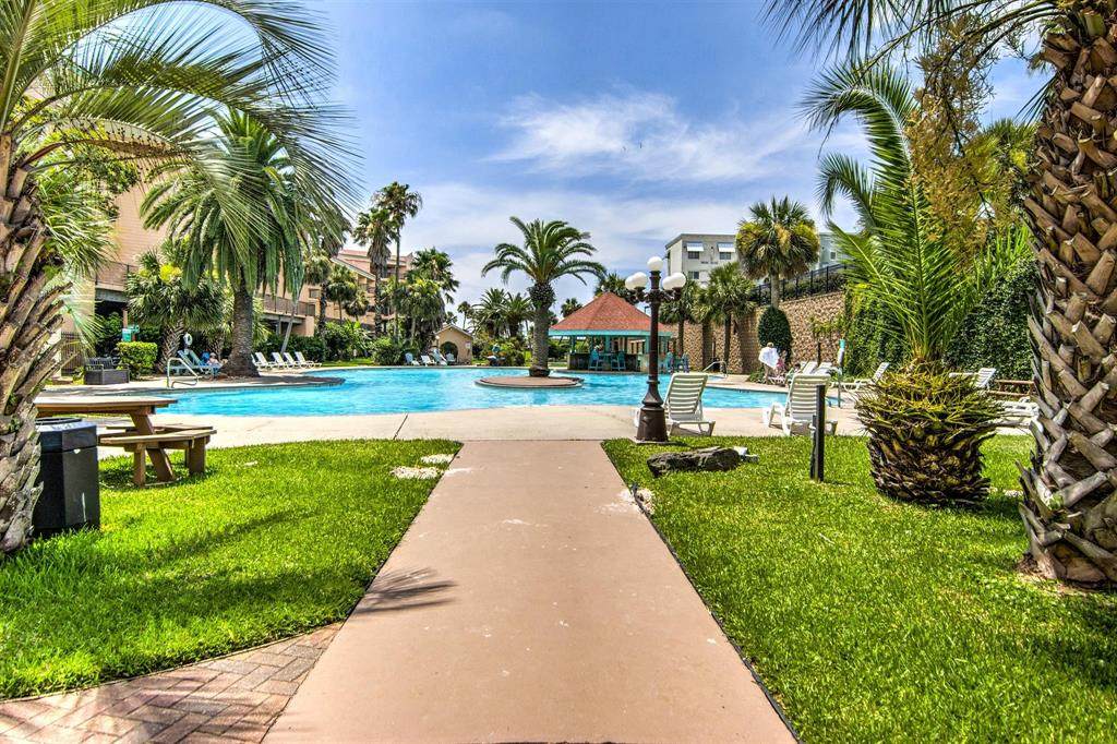 9520 Seawall Boulevard - Photo 1