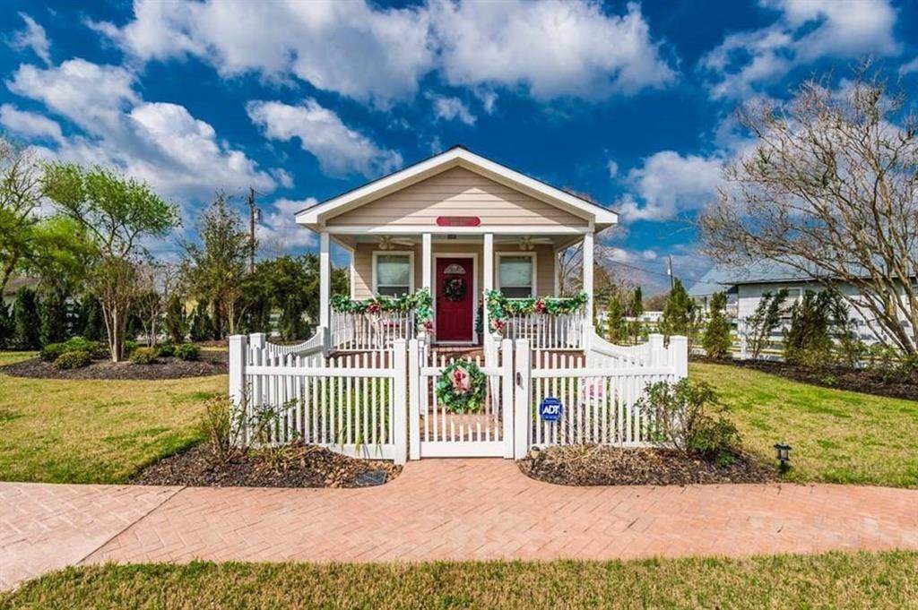 9500 Mayfield Avenue - Photo 1
