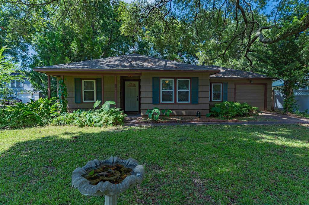 802 Meadow Lane - Photo 1