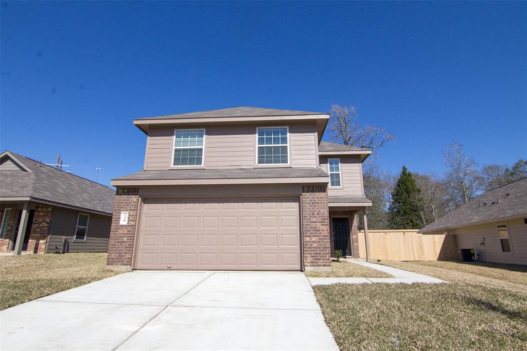 328 Upper Creek Drive - Photo 1