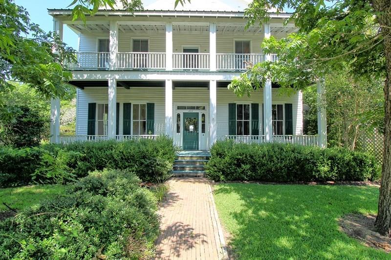 306 College Street - Photo 1