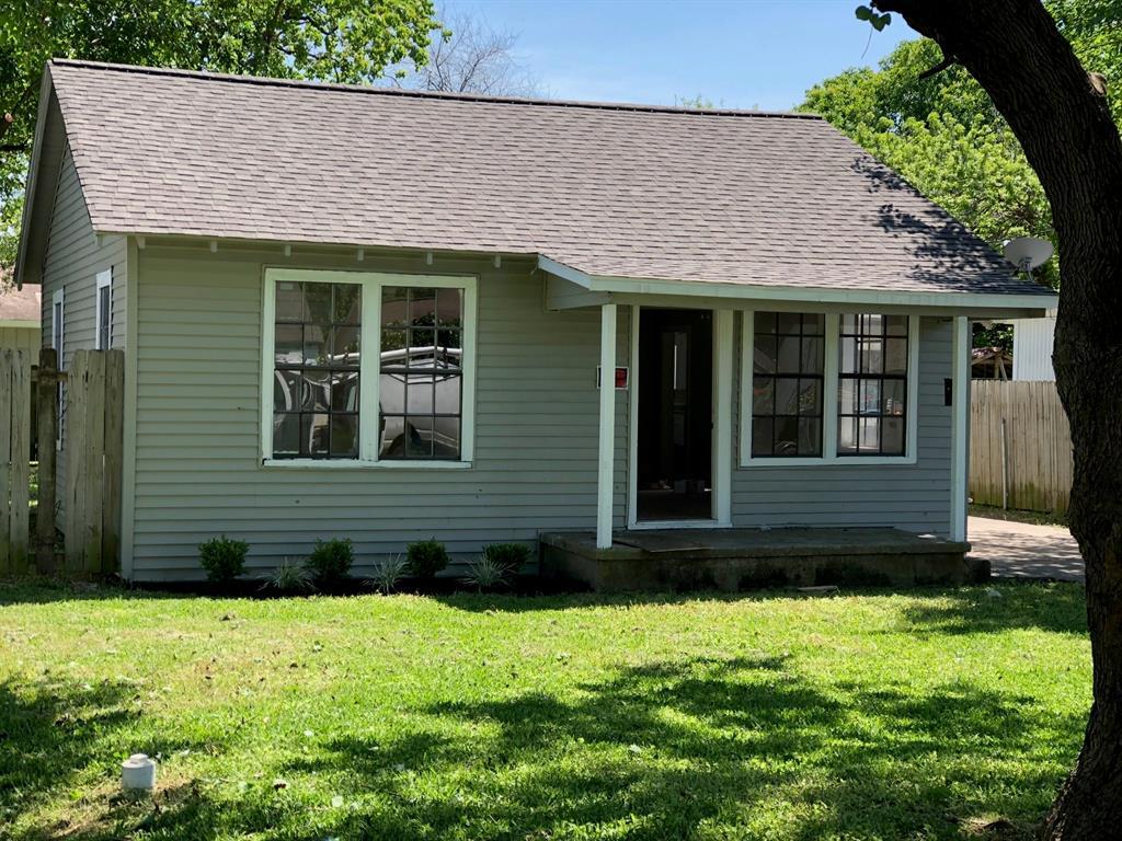 2415 4th Avenue - Photo 1