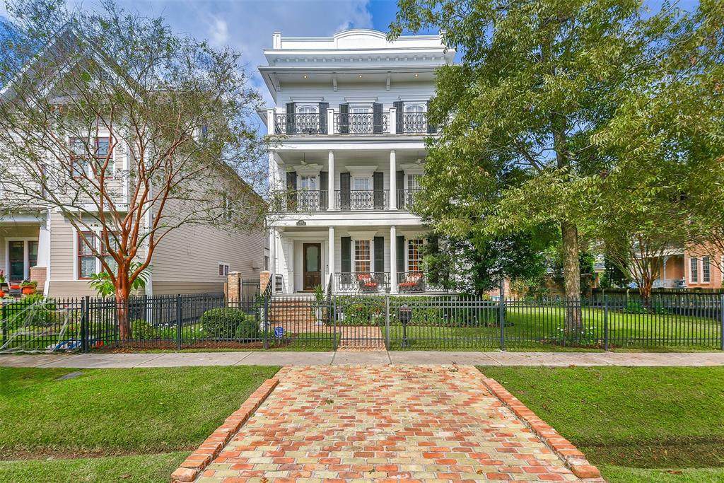 609 9th Street - Photo 1