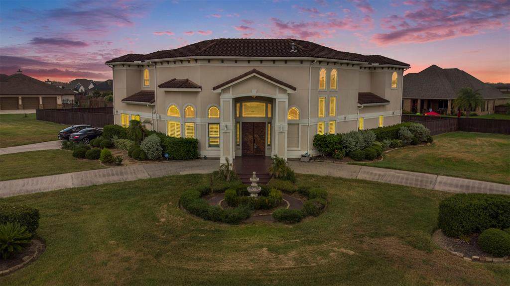 317 Red Oak Drive - Photo 1