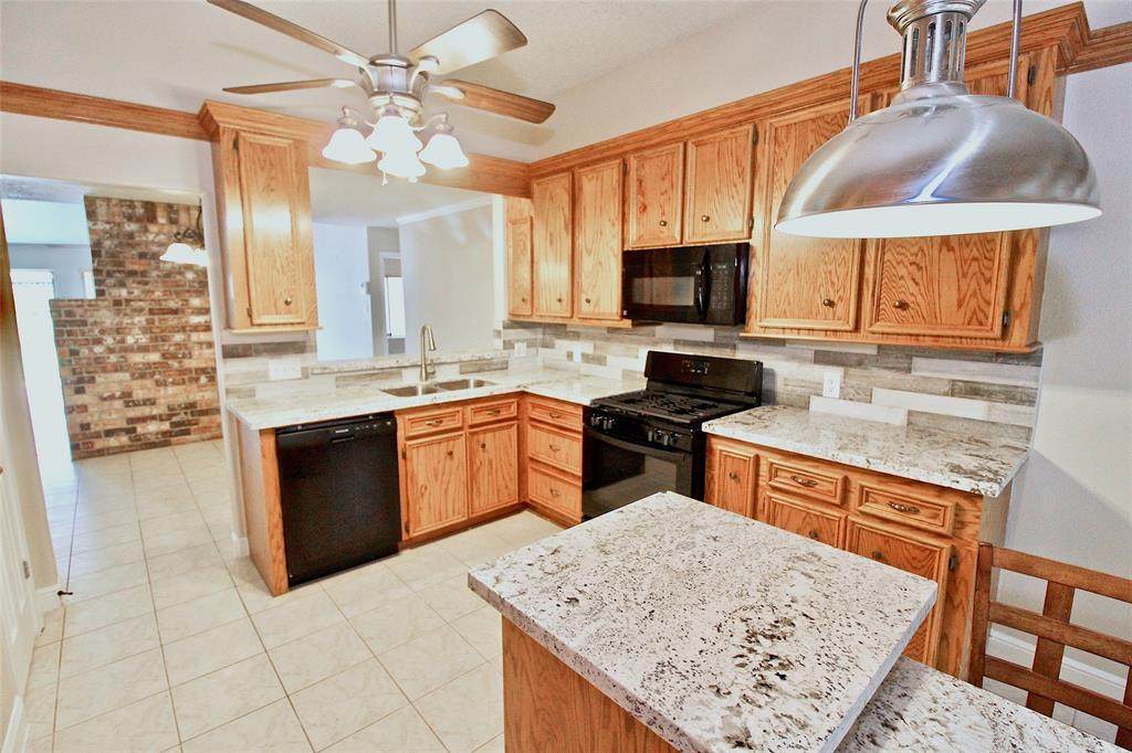 3206 Pecan Point Drive - Photo 1