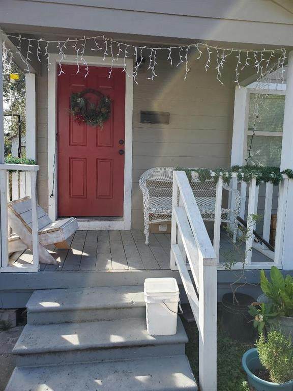 7136 Avenue J - Photo 1
