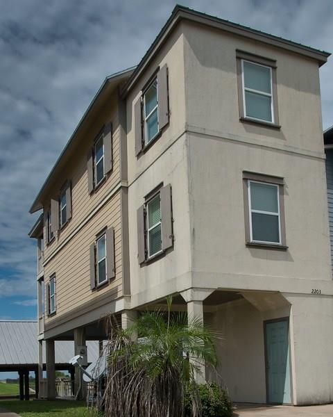 2203 Nelson Avenue - Photo 1