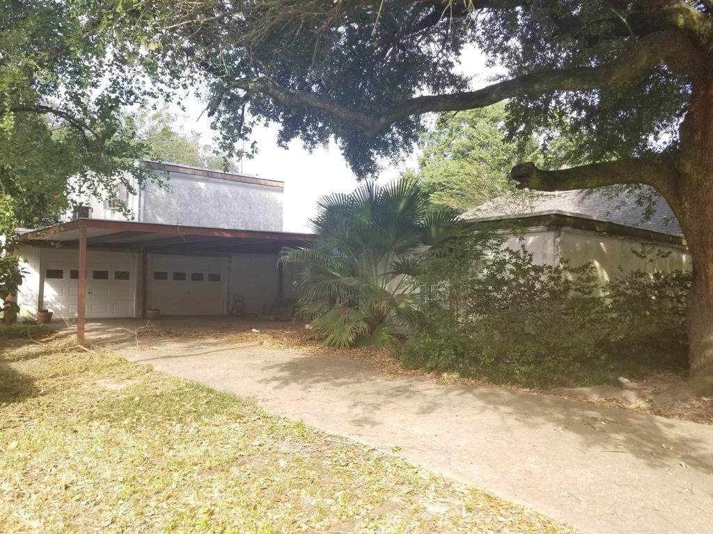 2610 Cherry Lane - Photo 1