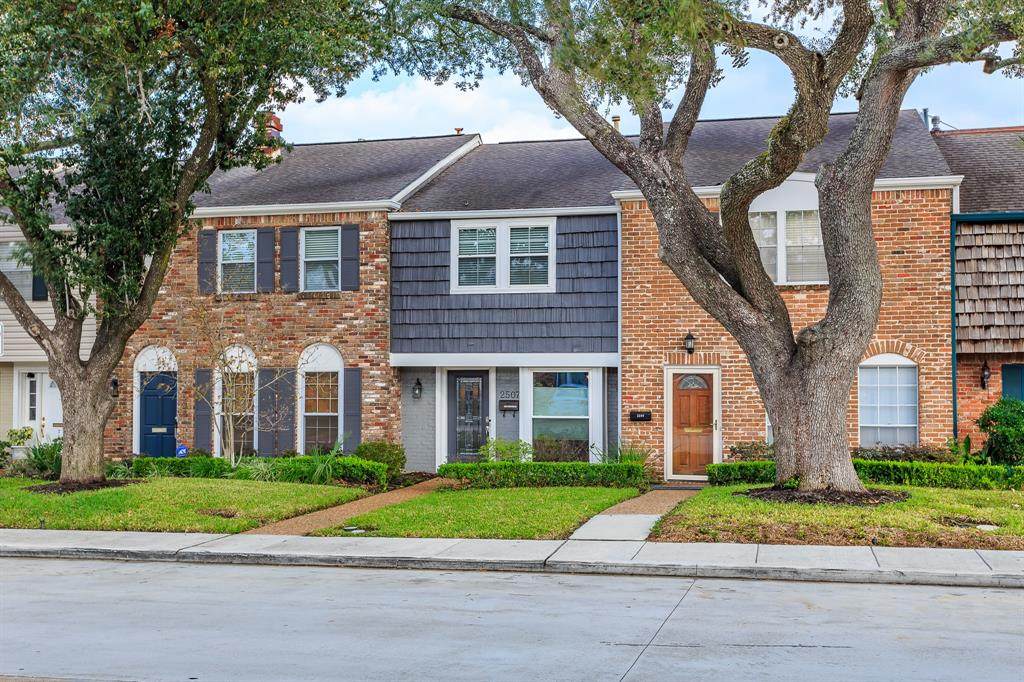 2507 Briar Ridge Drive - Photo 1