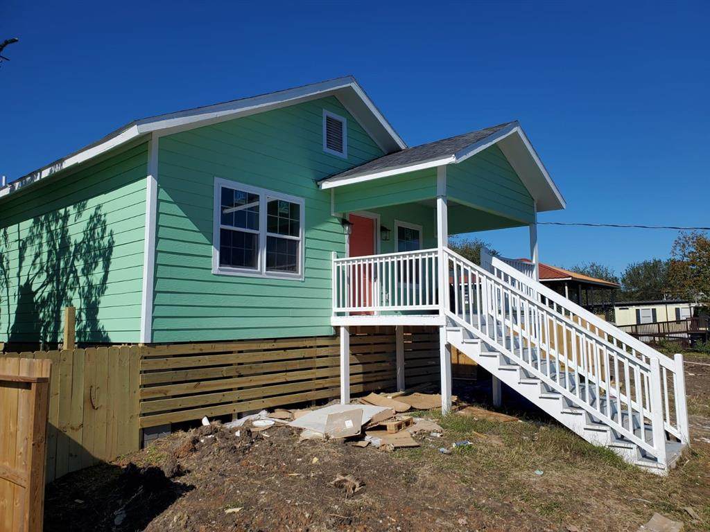 1028 15th Street - Photo 1