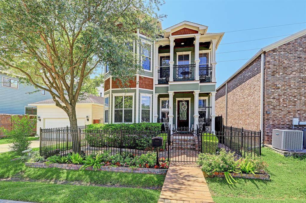 1013 Nicholson Street - Photo 1