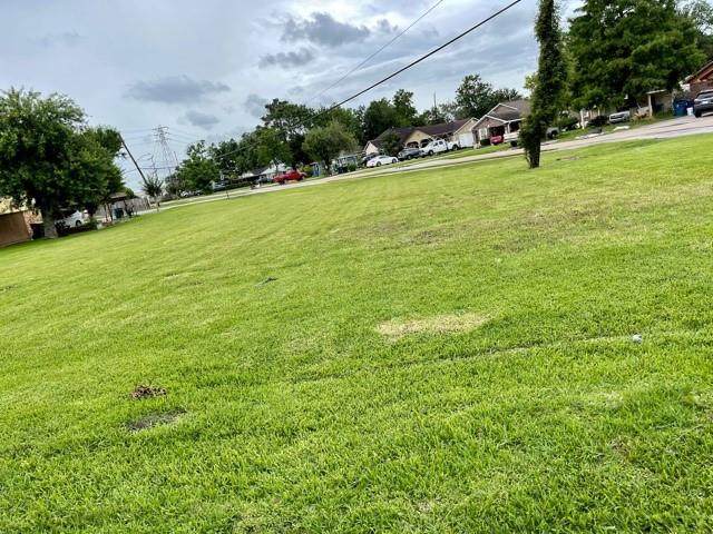 603 Avenue M - Photo 1