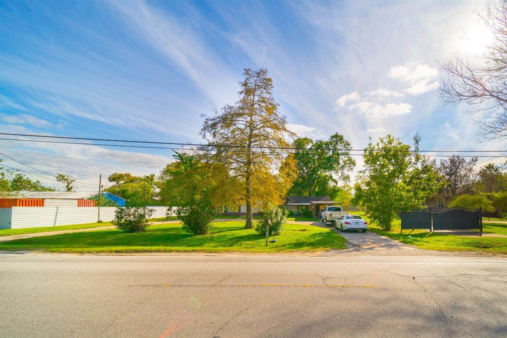 7610 Almeda Genoa Road - Photo 1