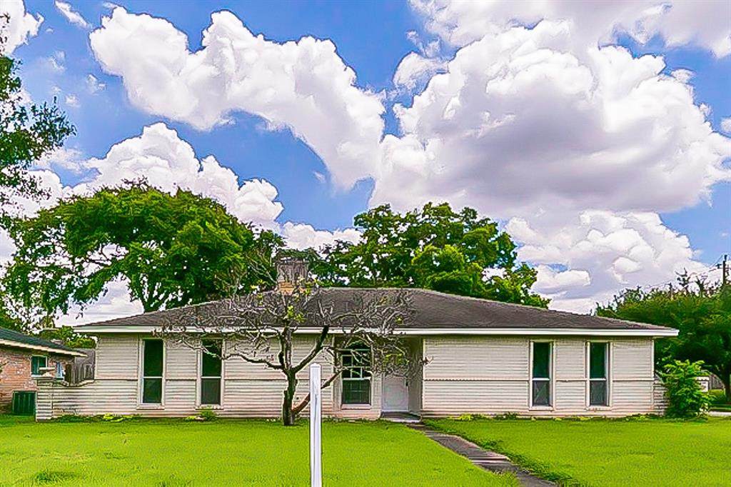 6231 Meadway Drive - Photo 1