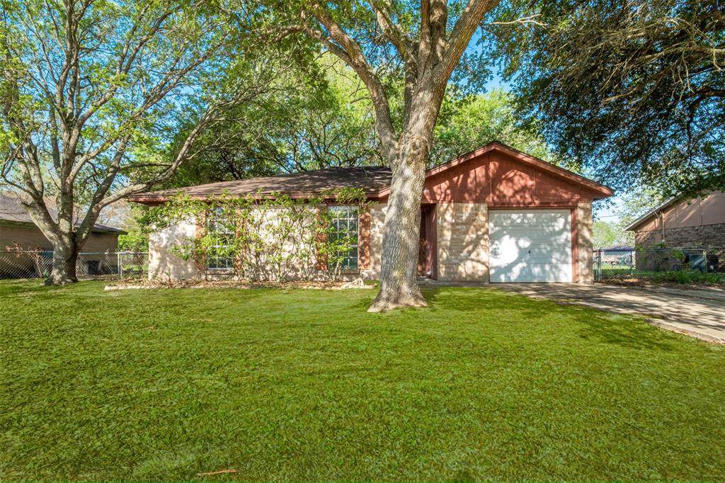 424 Fisher Street - Photo 1