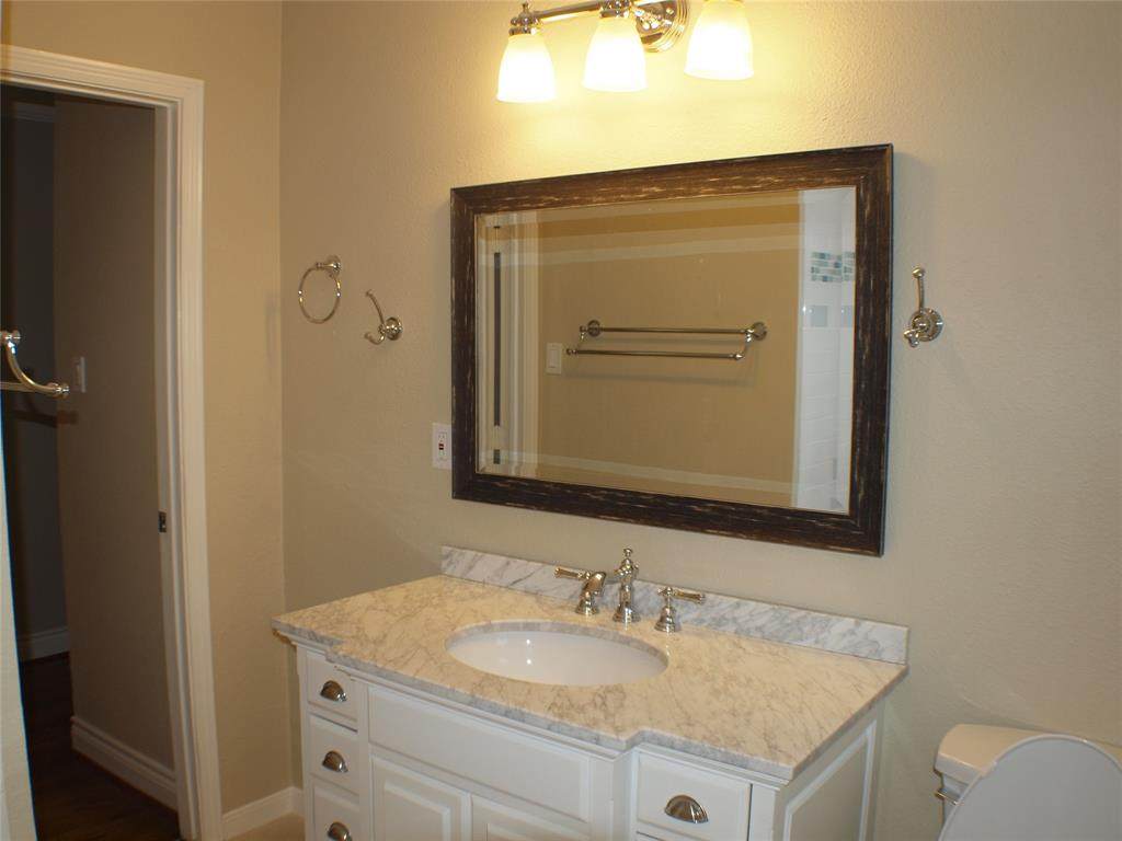 3010 Castlewood Street - Photo 1