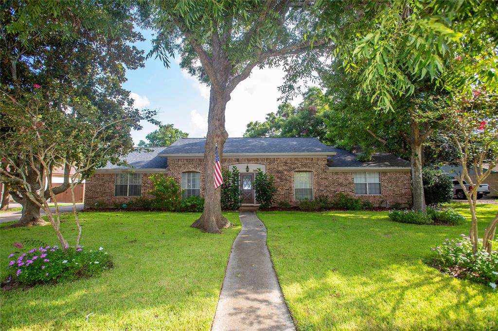 104 Huckleberry Drive - Photo 1