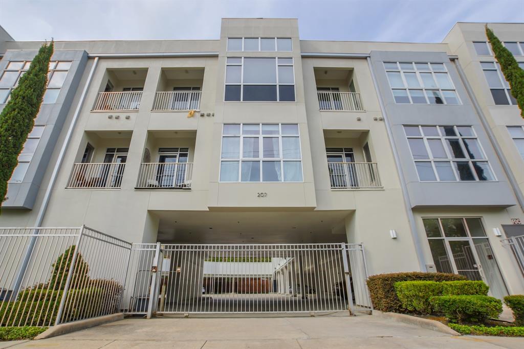 207 Pierce Street - Photo 1