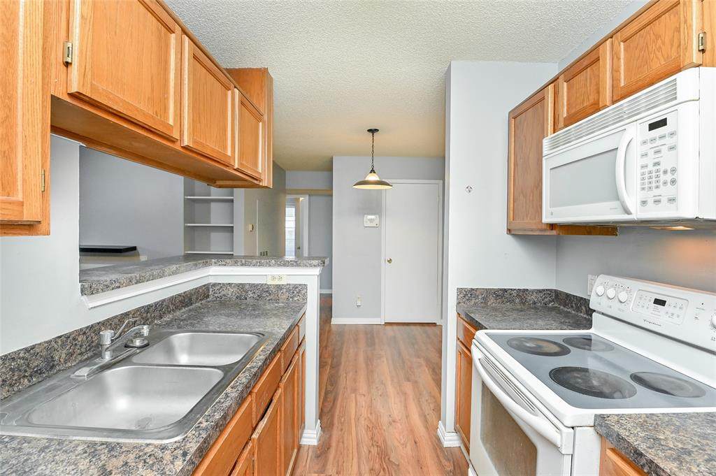 2121 Hepburn Street - Photo 1
