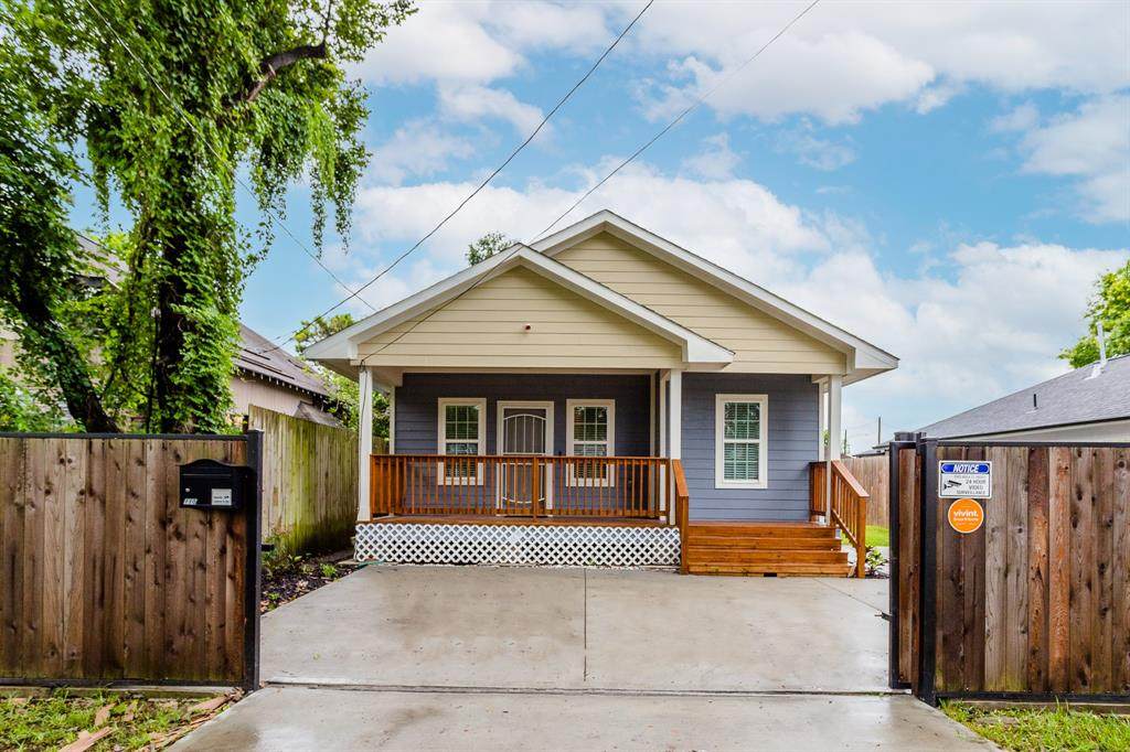 110 Amundsen Street - Photo 1