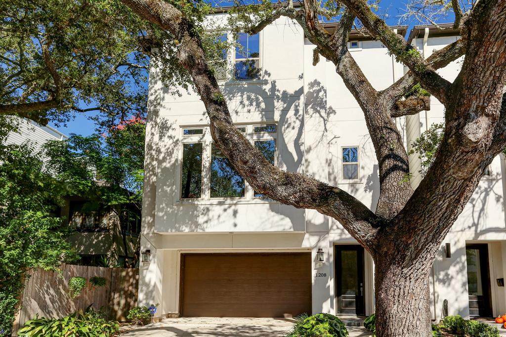 1208 Bonnie Brae - Photo 1