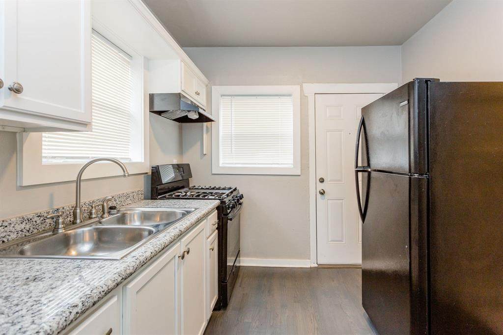 7016 Avenue F - Photo 1