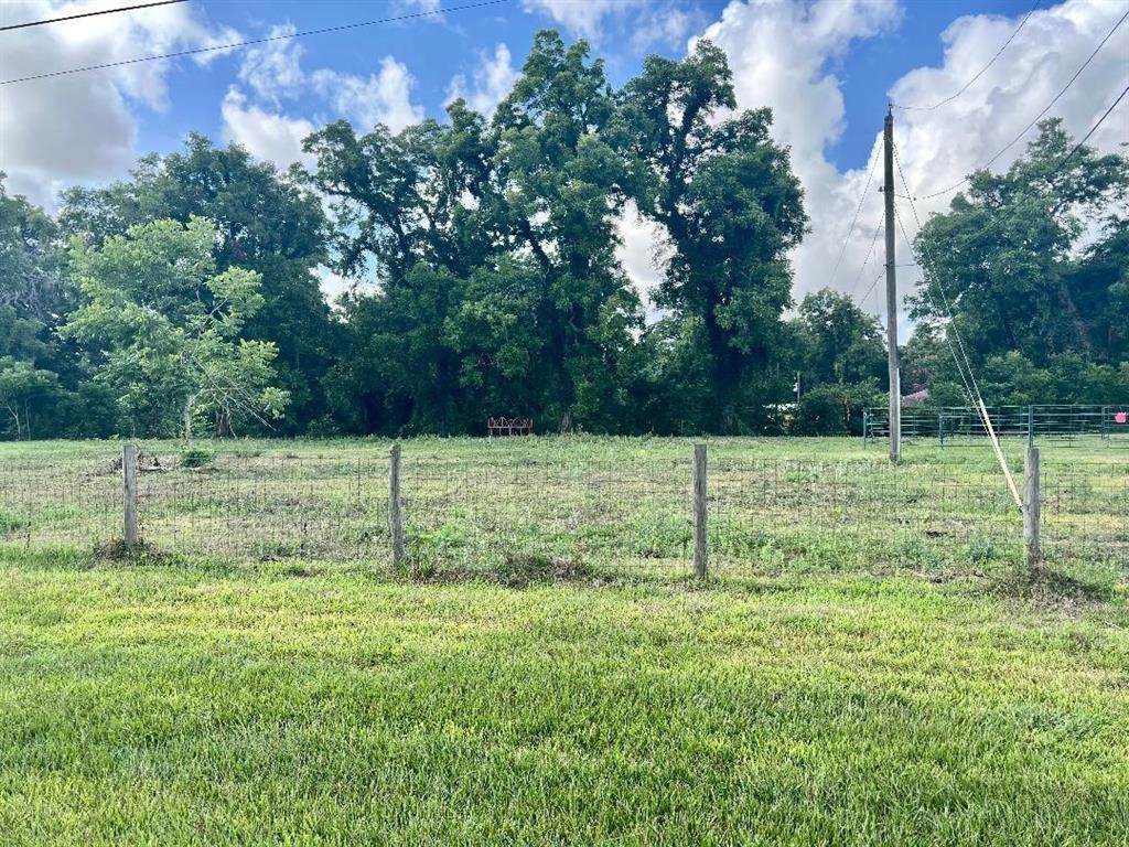 1111 Edgewood Drive Drive - Photo 1