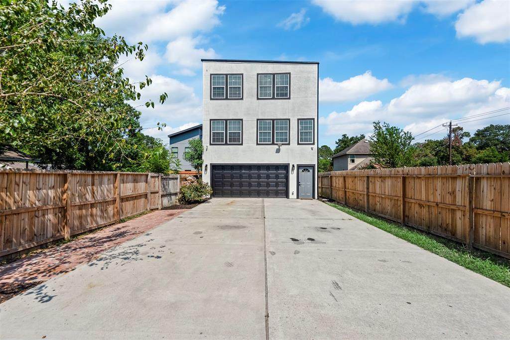 5010 Creekmont Drive - Photo 1