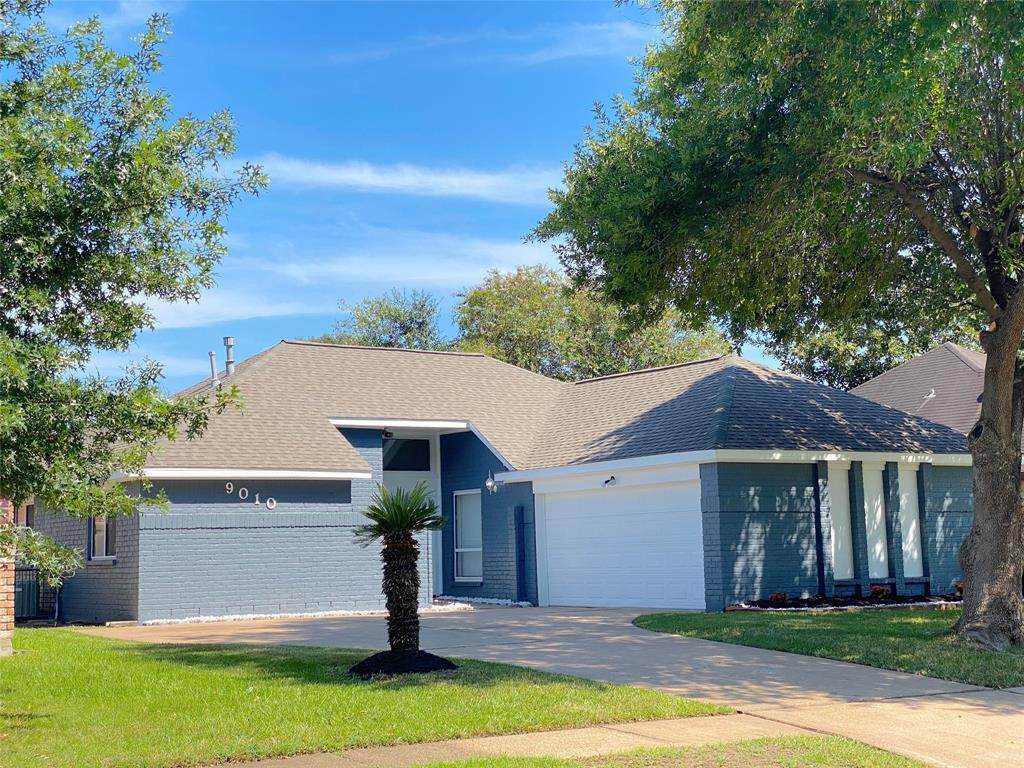 9010 Arlington Forest Drive - Photo 1