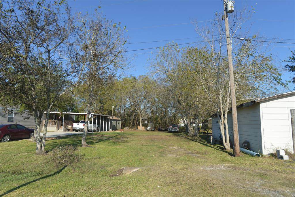 1813 Avenue F - Photo 1