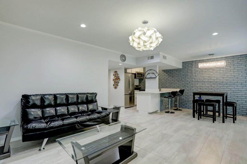 5343 Richmond Avenue - Photo 1