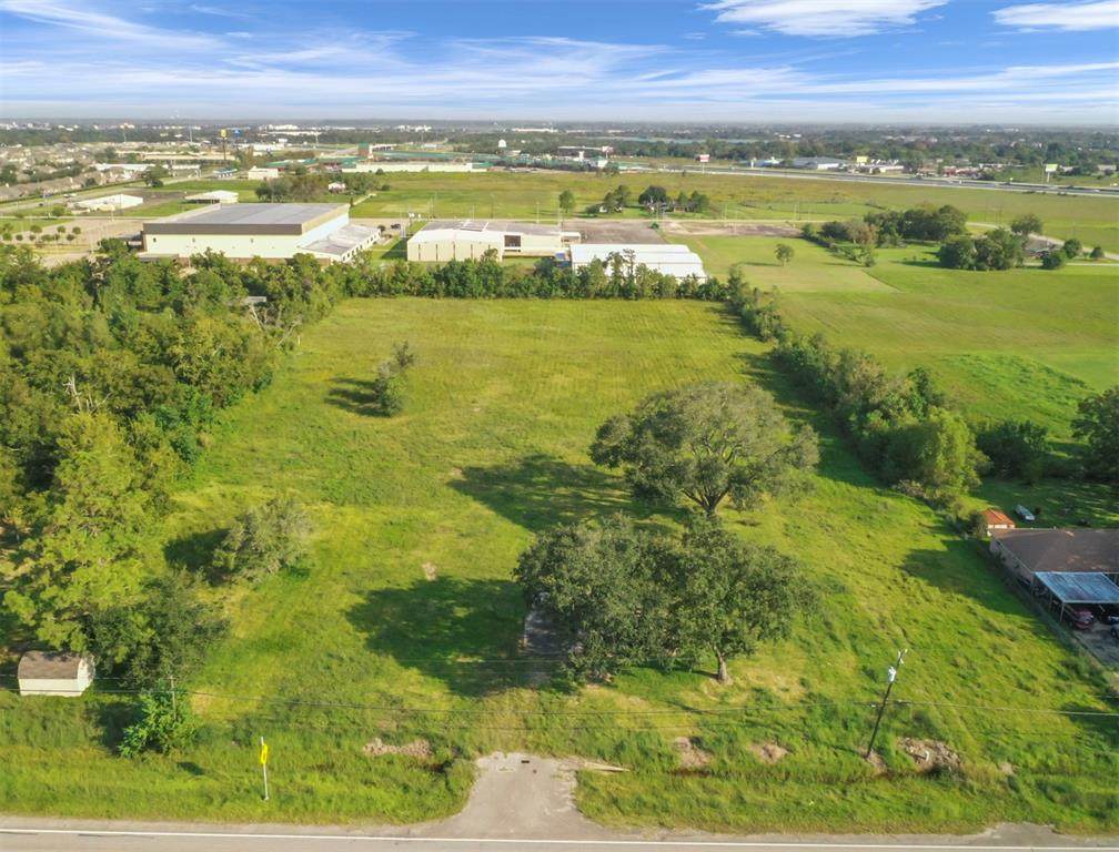 5010 Fm 1765 - Photo 1