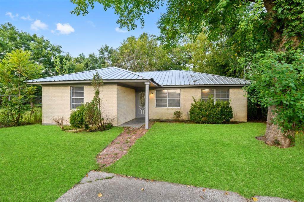 713 Clear Creek Ave - Photo 1