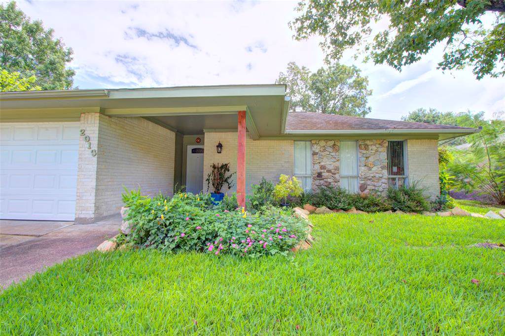 2013 Williamsburg Ct S - Photo 1