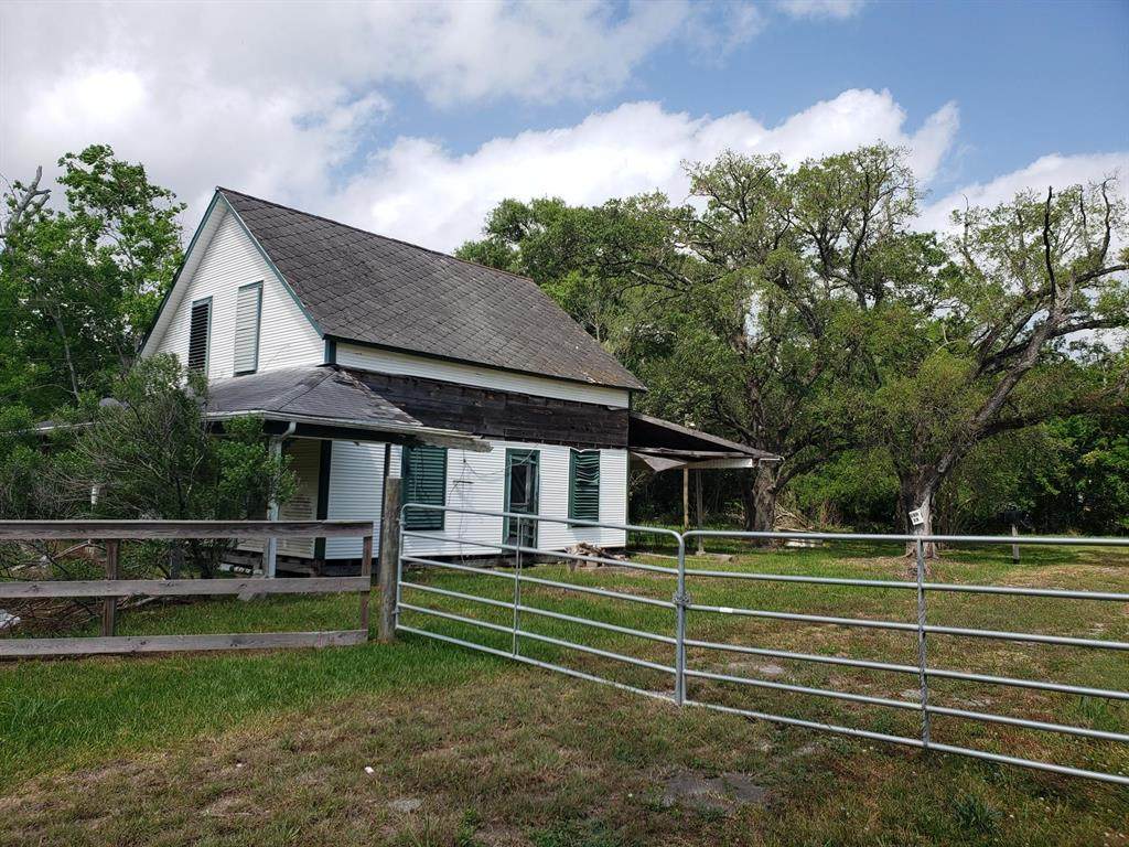 901 Fm 646 Road - Photo 1