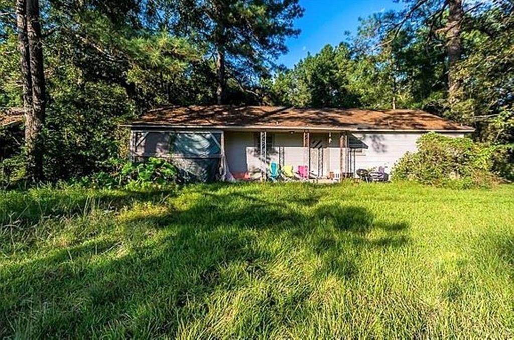 1010 Ave B - Photo 1