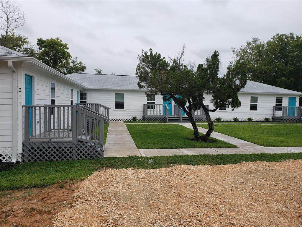 211 Lulac Street - Photo 1