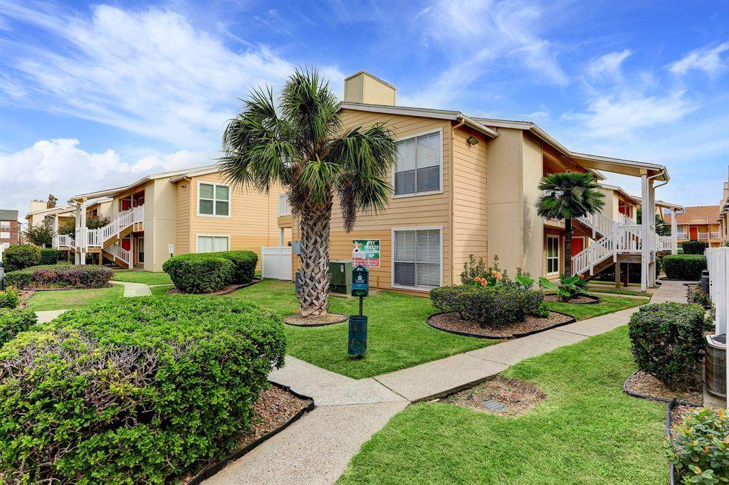 3506 Cove View Boulevard - Photo 1